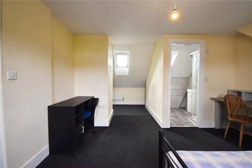 6 bedroom house for rent
