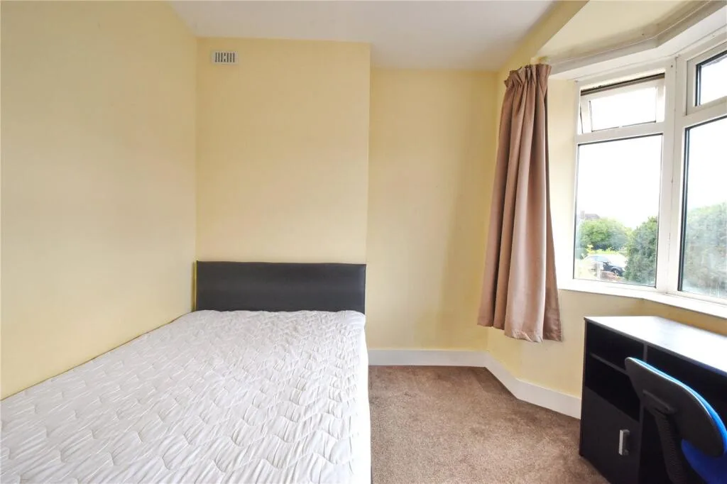6 bedroom house for rent