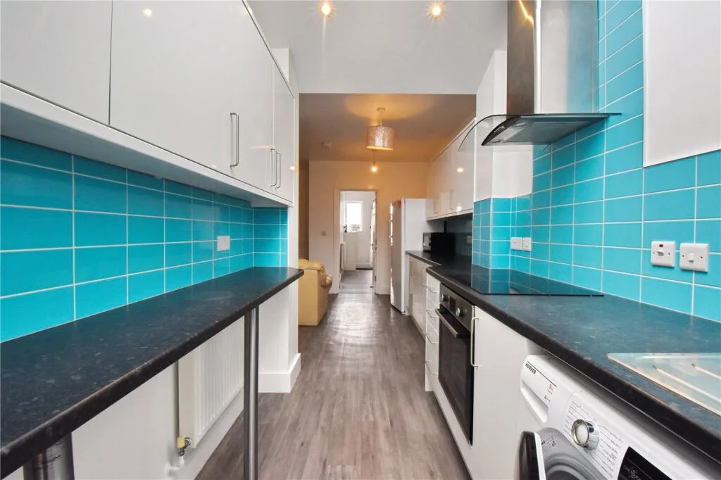 6 bedroom house for rent