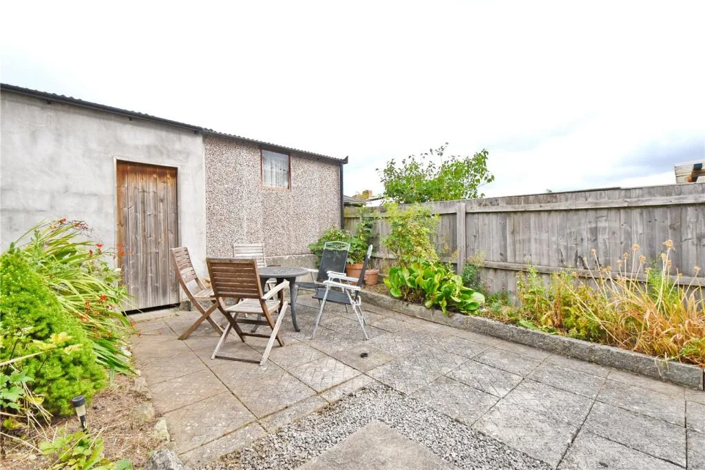6 bedroom house for rent