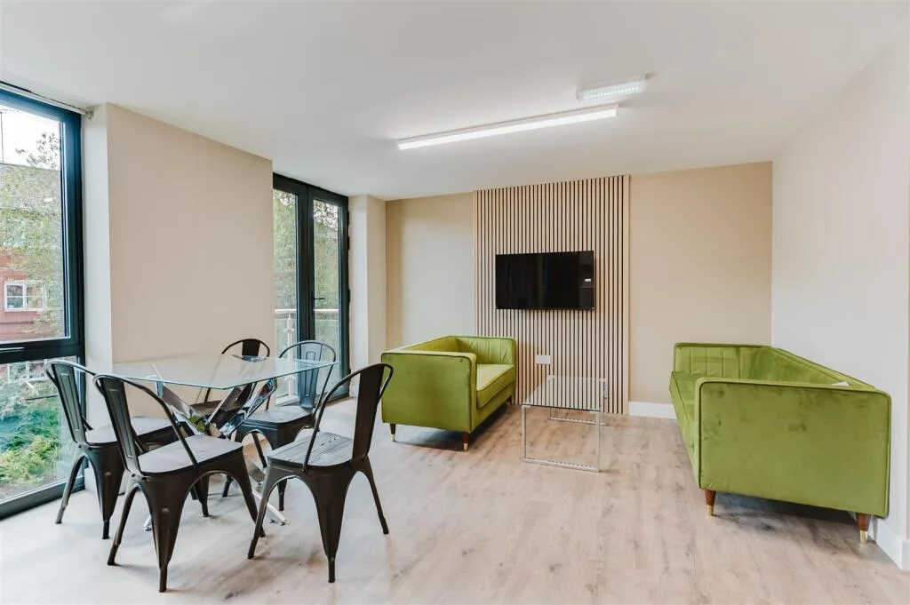5 bedroom apartment for rent