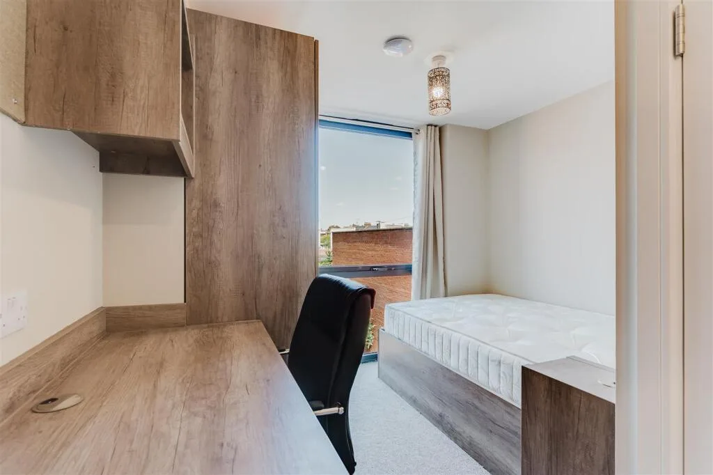 5 bedroom apartment for rent