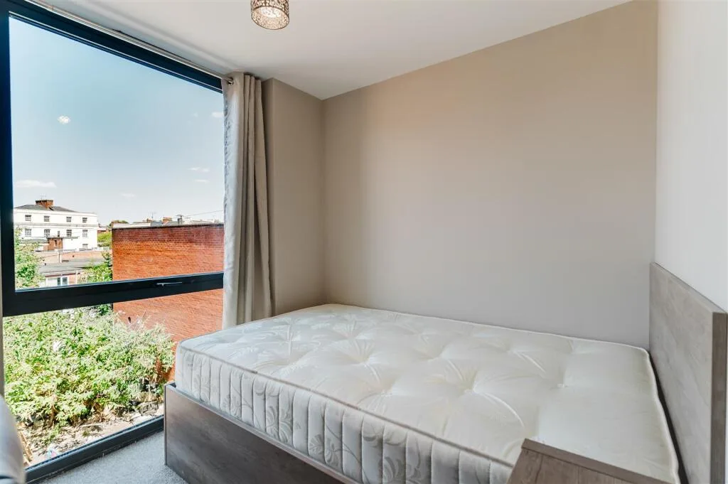 5 bedroom apartment for rent