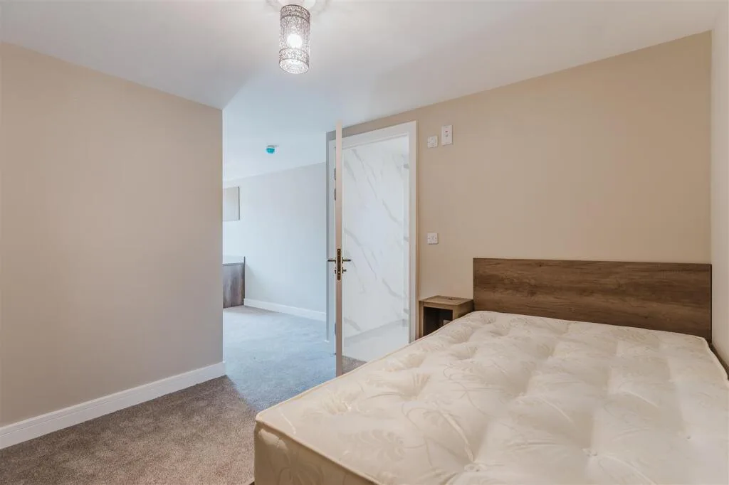 5 bedroom apartment for rent