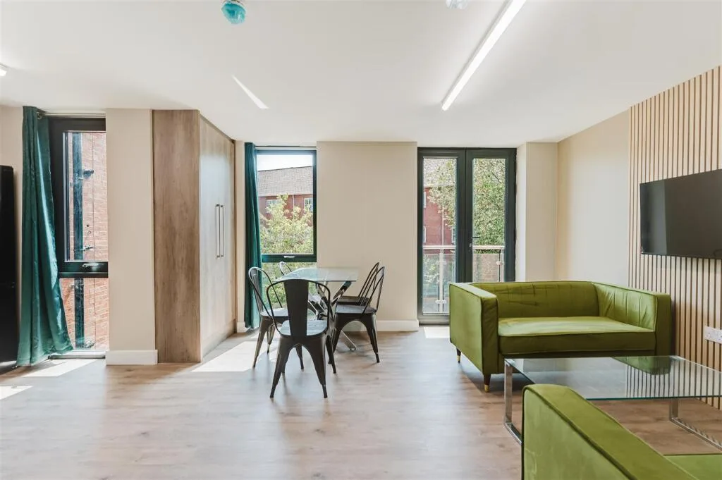 5 bedroom apartment for rent