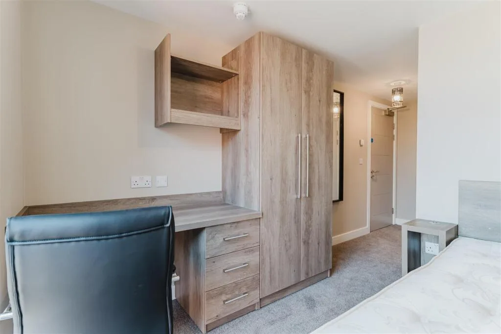 5 bedroom apartment for rent