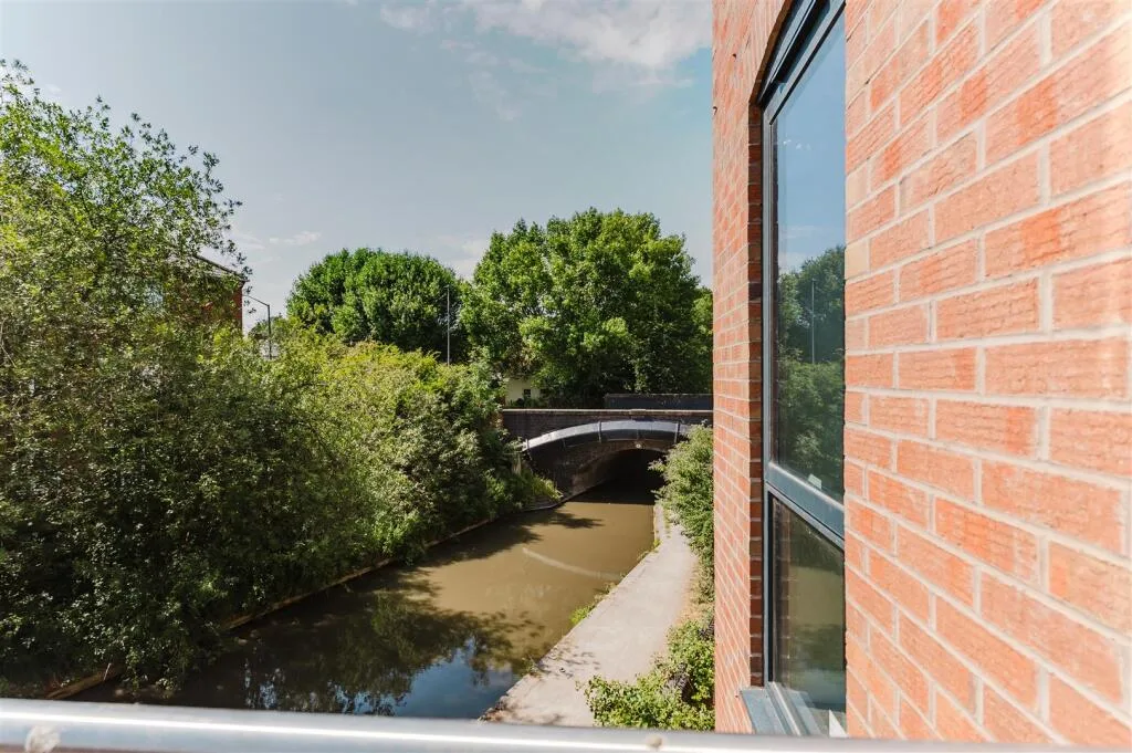 5 bedroom apartment for rent