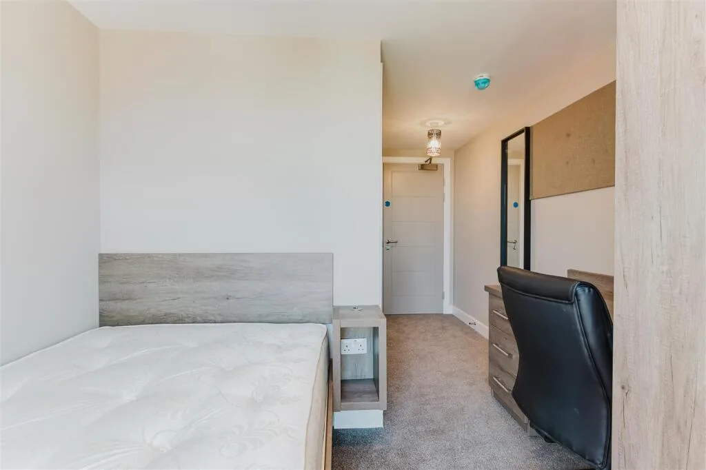 5 bedroom apartment for rent