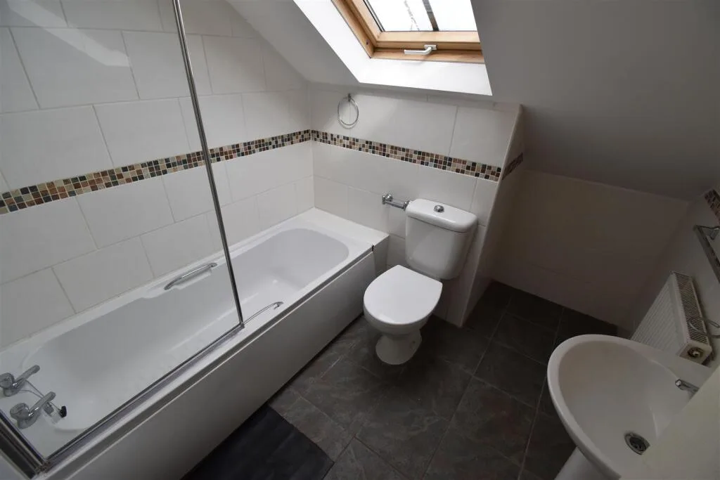 8 bedroom house for rent