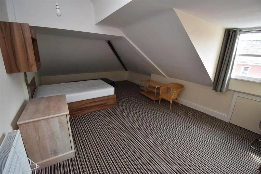 8 bedroom house for rent