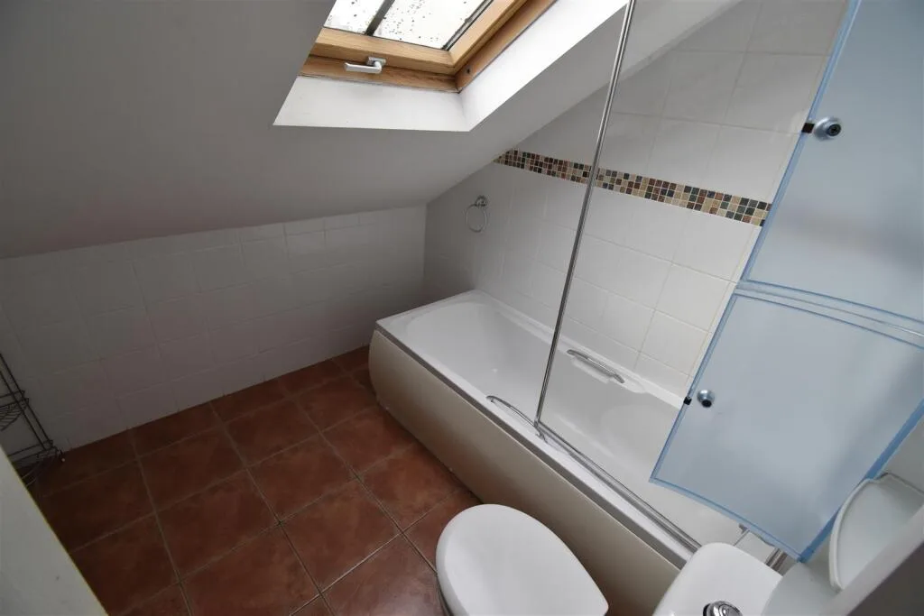 8 bedroom house for rent