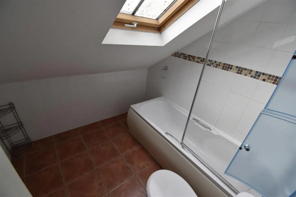 8 bedroom house for rent