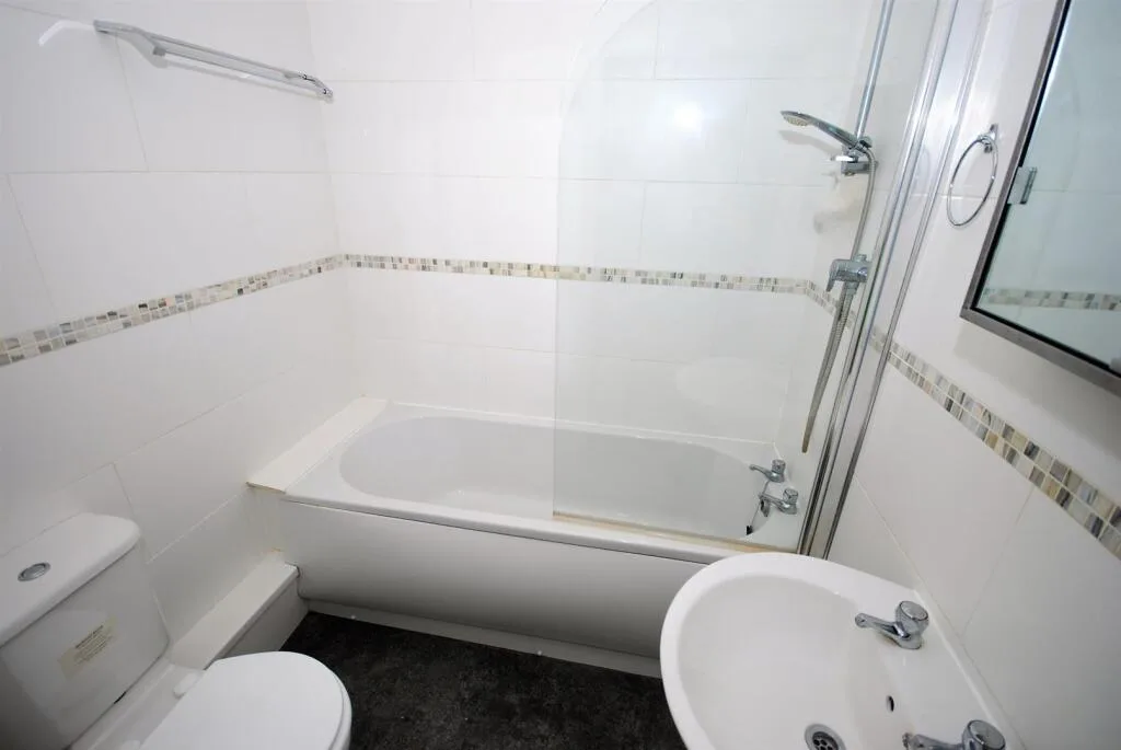 6 bedroom apartment for rent