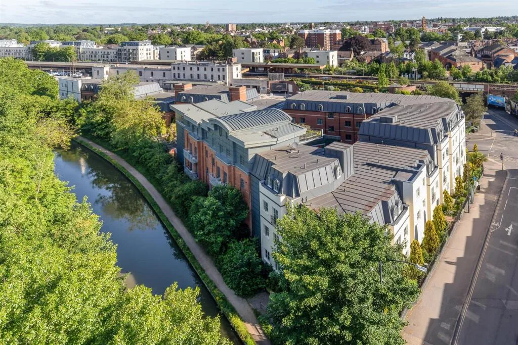6 bedroom apartment for rent