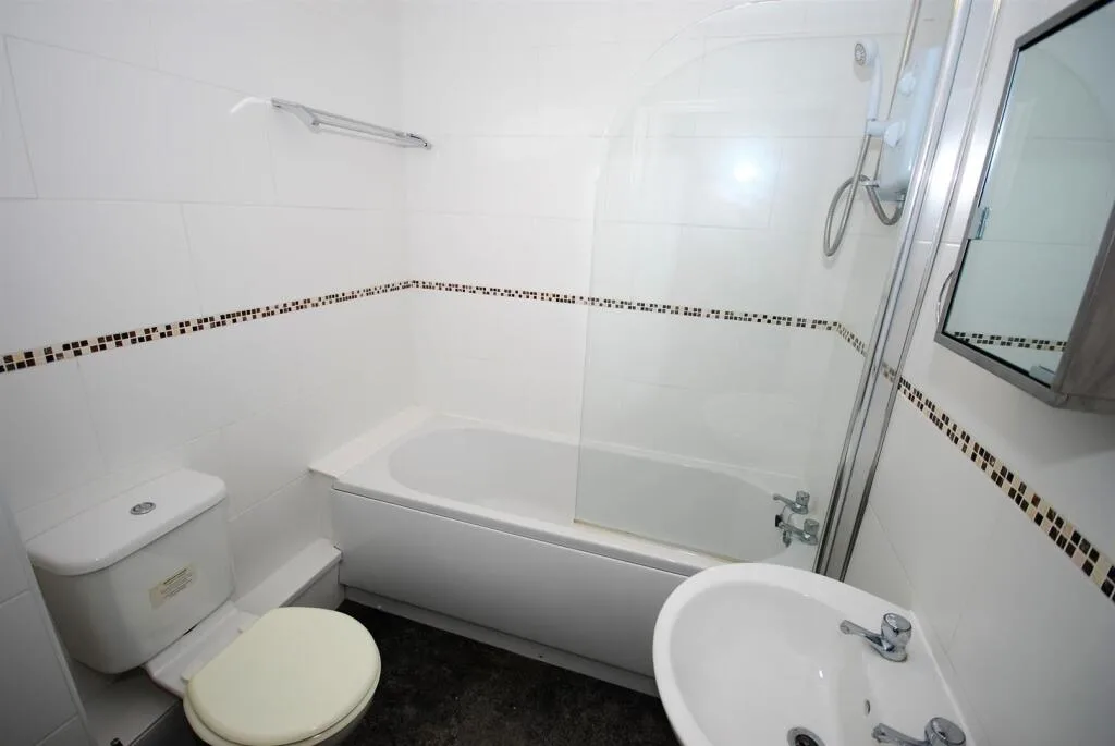 6 bedroom apartment for rent