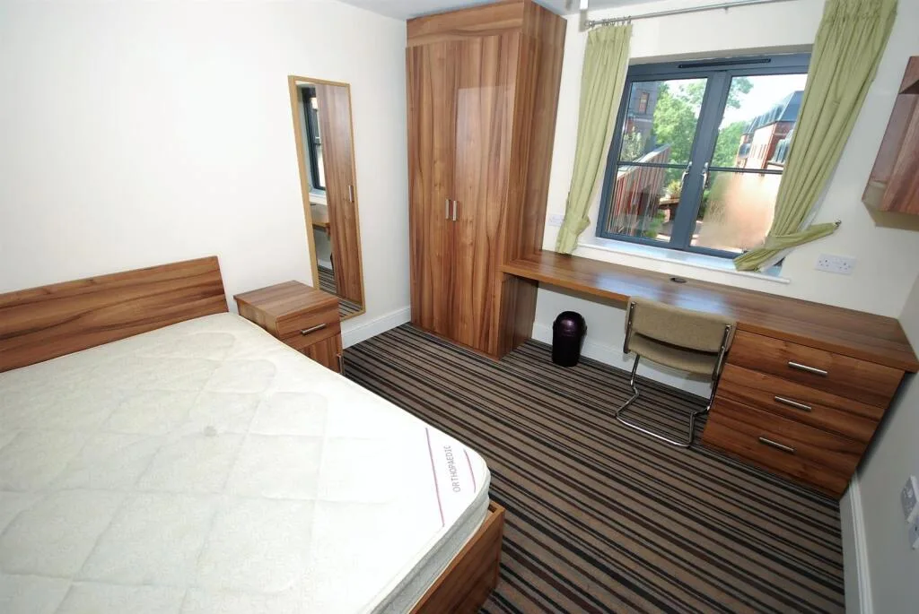 6 bedroom apartment for rent