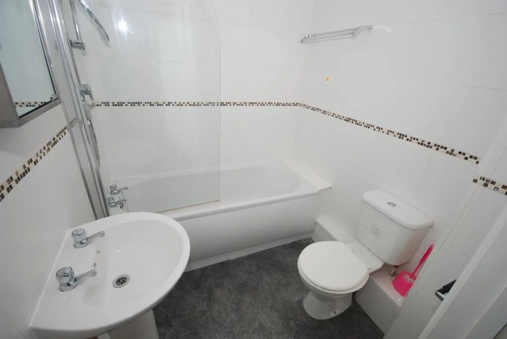 6 bedroom apartment for rent