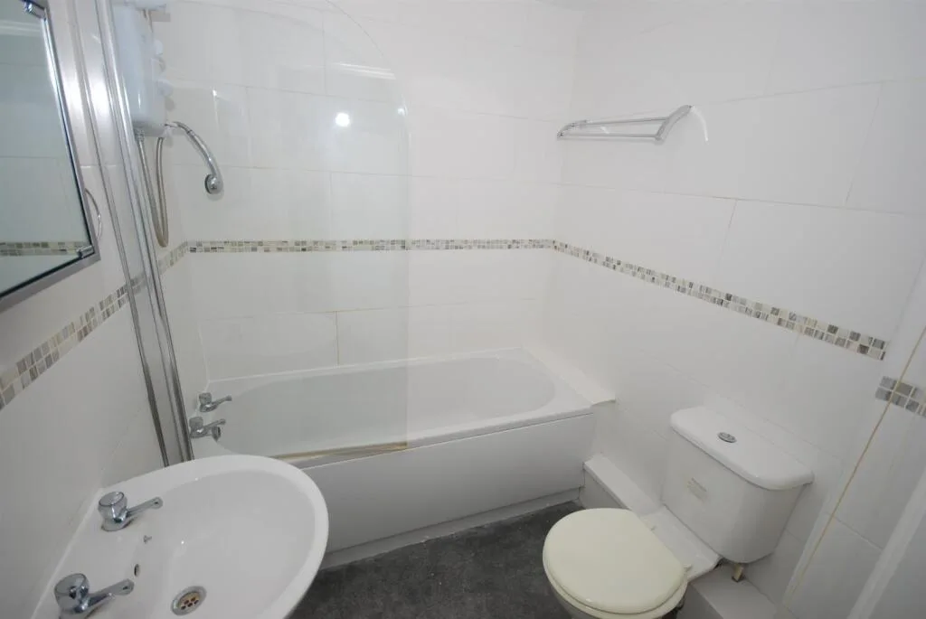 6 bedroom apartment for rent