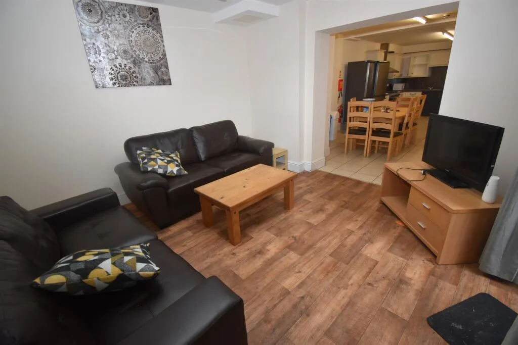 7 bedroom apartment for rent
