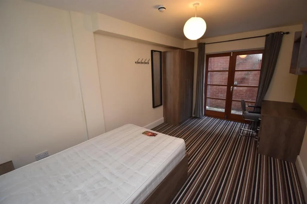 7 bedroom apartment for rent