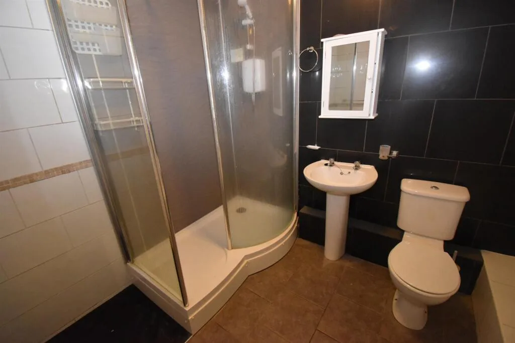 7 bedroom apartment for rent