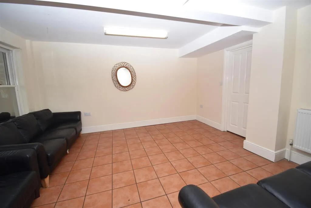 9 bedroom house for rent