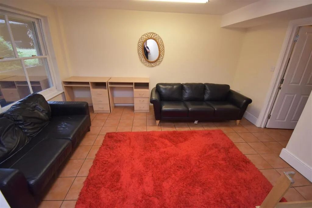 9 bedroom house for rent