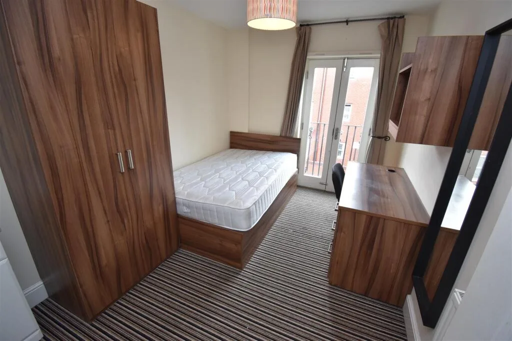9 bedroom house for rent