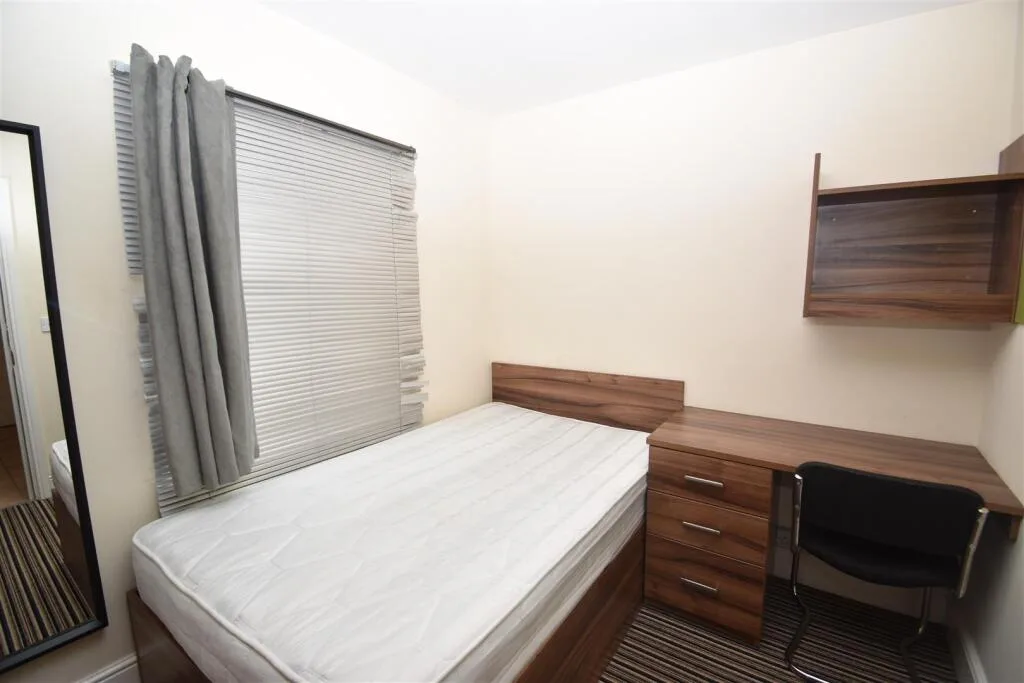 9 bedroom house for rent