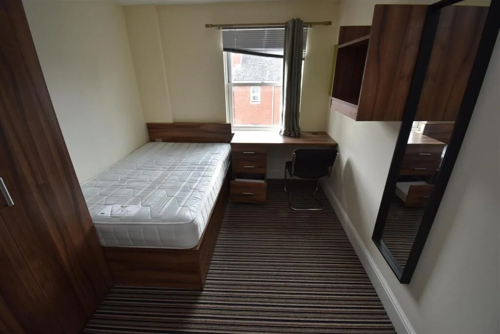 9 bedroom house for rent