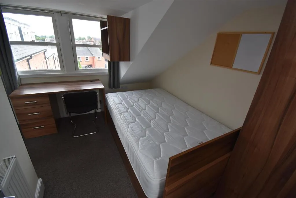 9 bedroom house for rent
