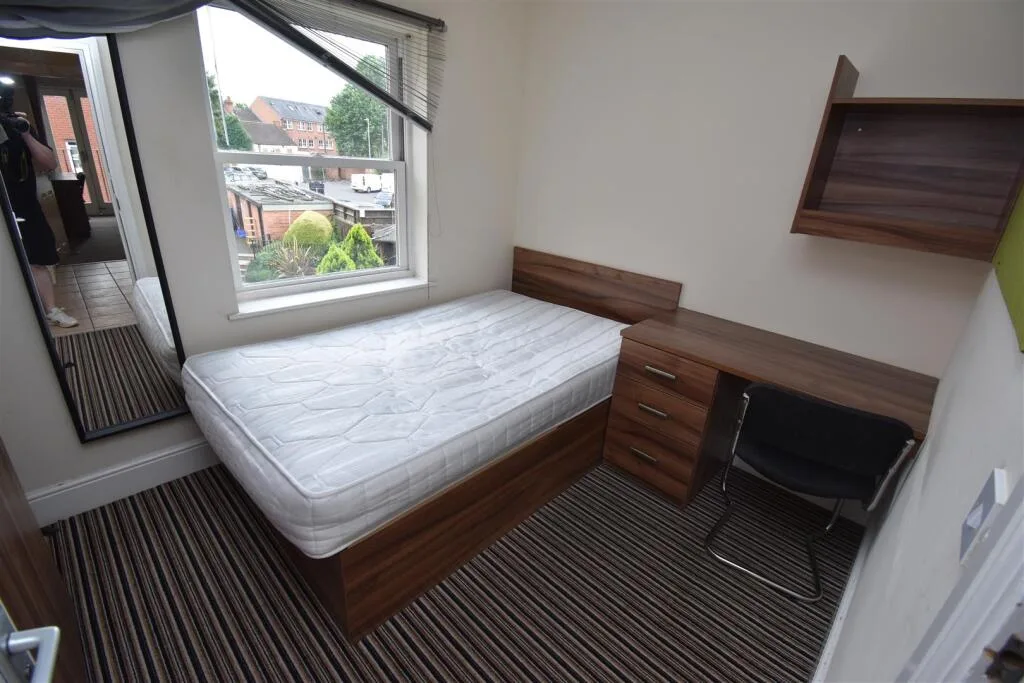 9 bedroom house for rent