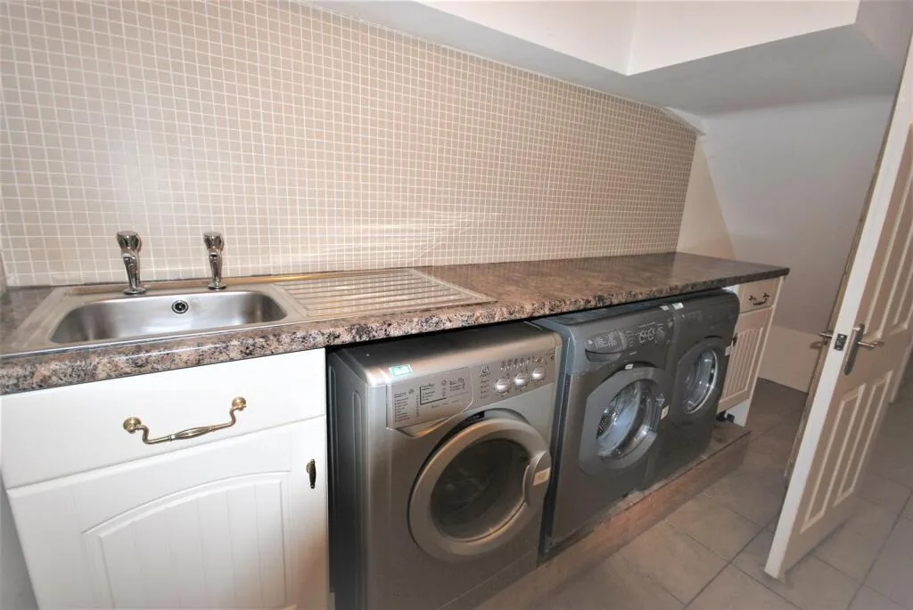 9 bedroom house for rent