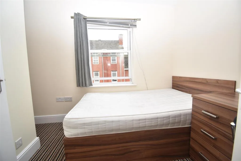9 bedroom house for rent