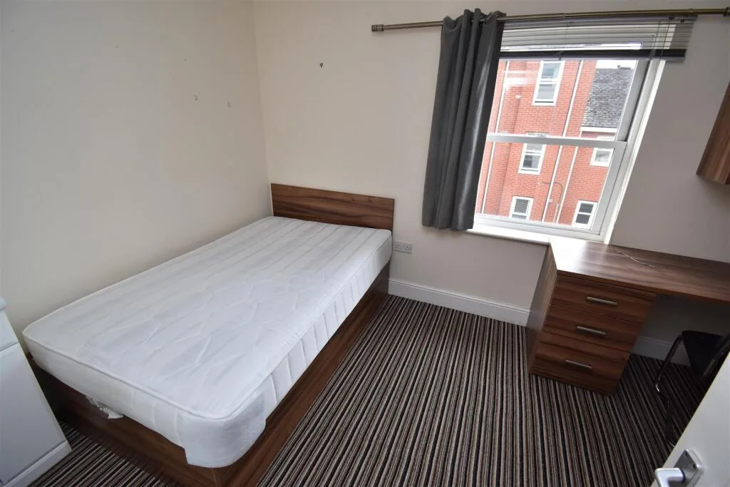 9 bedroom house for rent