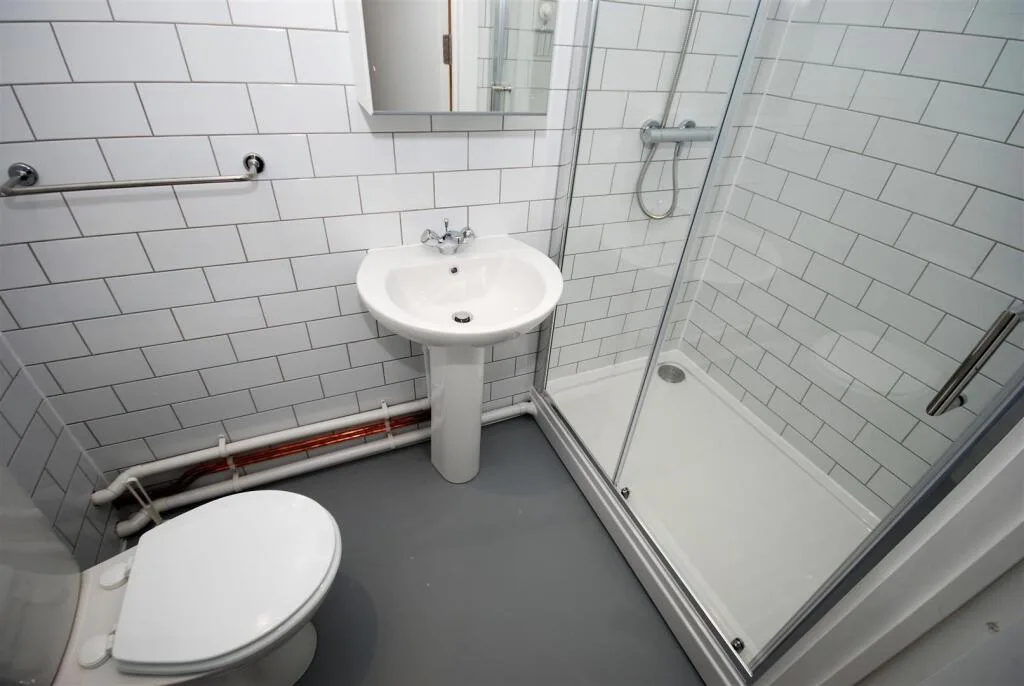 6 bedroom apartment for rent