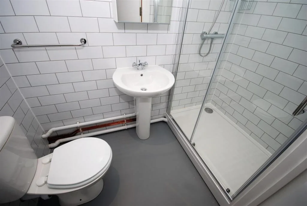 6 bedroom apartment for rent