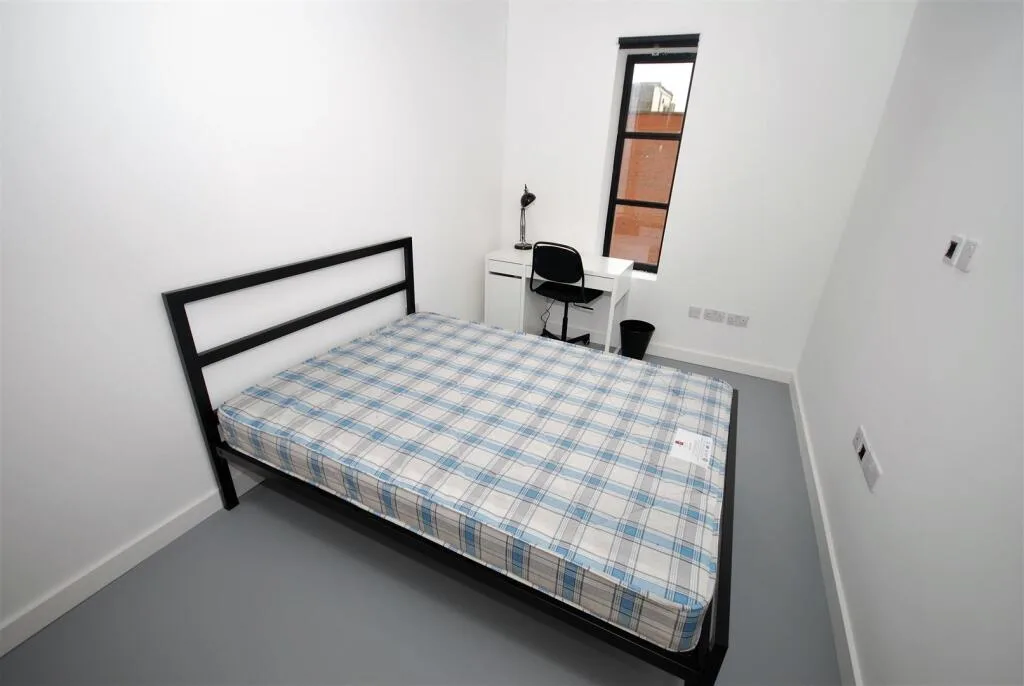 6 bedroom apartment for rent
