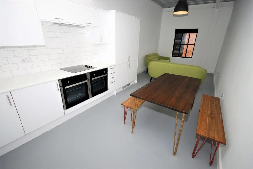 6 bedroom apartment for rent