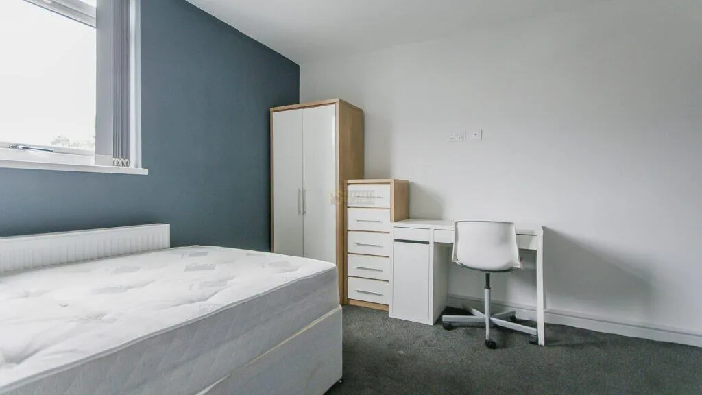 6 bedroom terraced house for rent