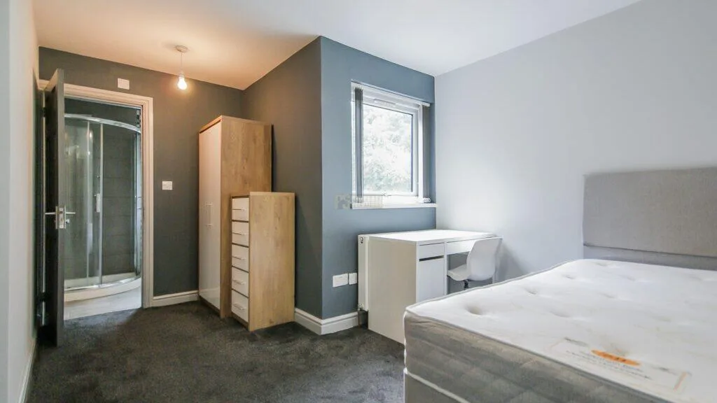 6 bedroom terraced house for rent