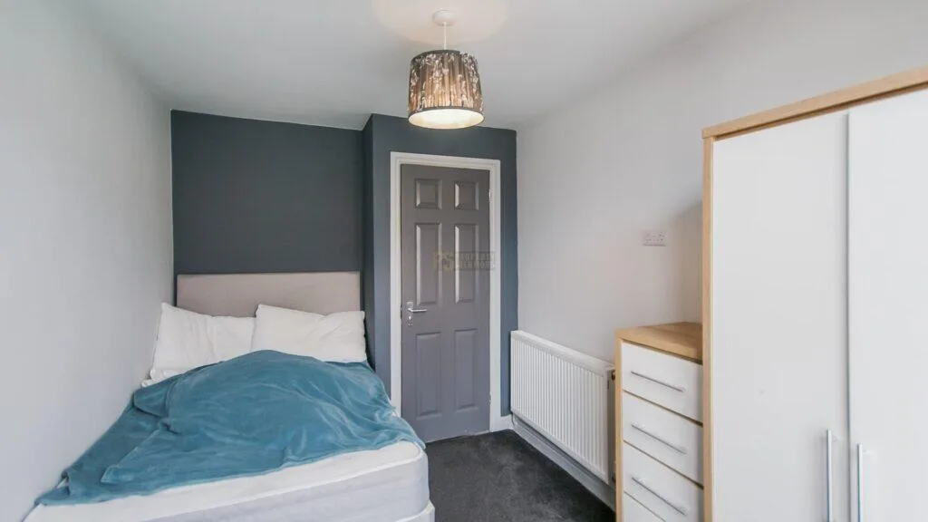 6 bedroom terraced house for rent