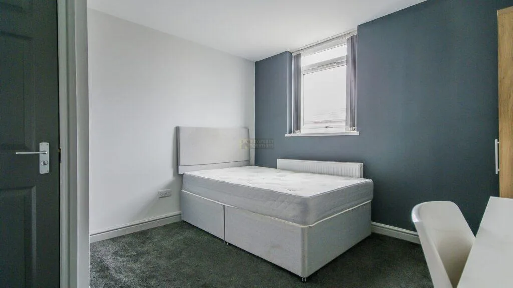 6 bedroom terraced house for rent