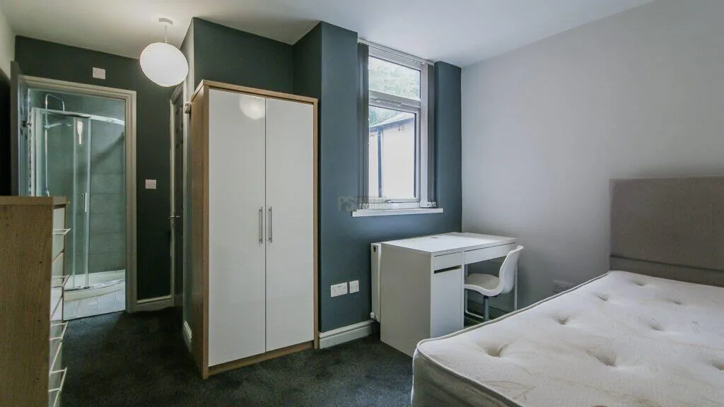 6 bedroom terraced house for rent