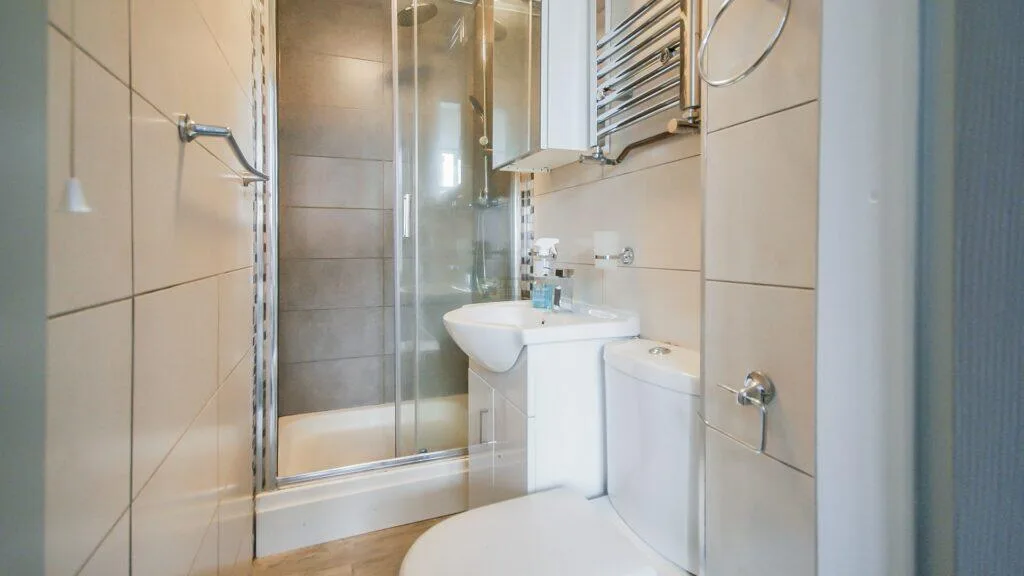 6 bedroom terraced house for rent