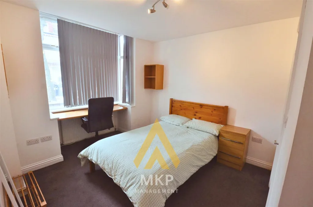 7 bedroom terraced house for rent