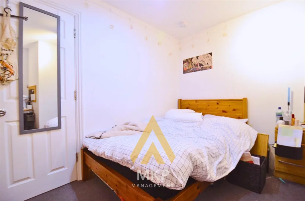 7 bedroom terraced house for rent