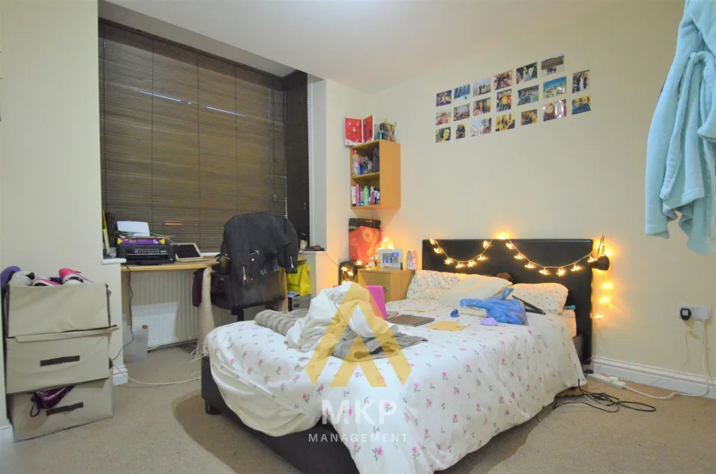 7 bedroom terraced house for rent