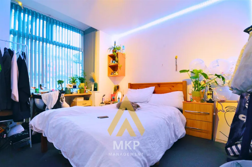 7 bedroom terraced house for rent