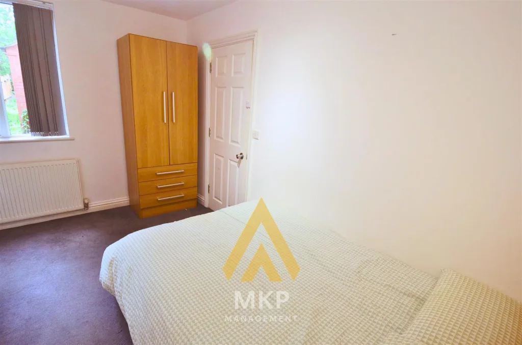 7 bedroom terraced house for rent